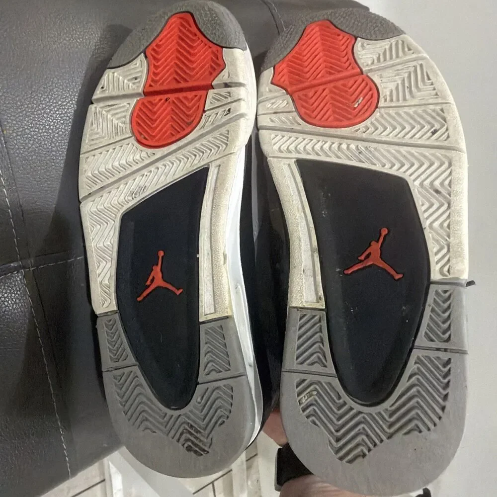 Jordan Air Jordan 4 Retro (GS) Gray/Black/Red Leather Sneakers 4.5Y